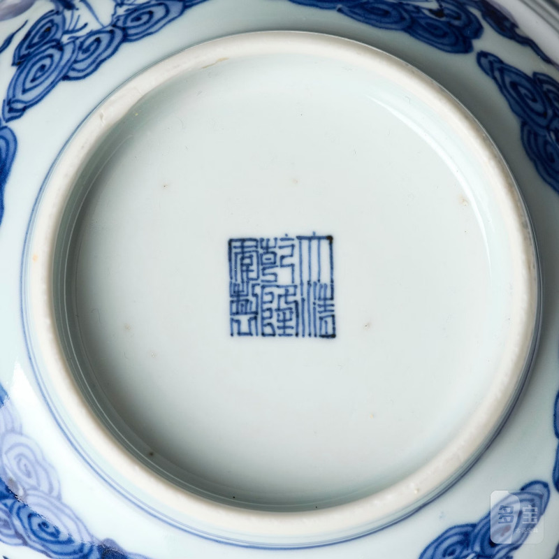 A blue and white 'Immortals' bowl, - 图7